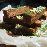 Гренки чесночные